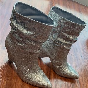 Guess Silver (Glitter) Nakitta Fashion Boots 7.5